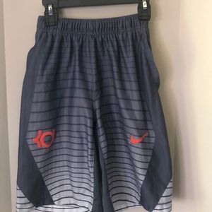 Boys Nike athletic shorts sz S